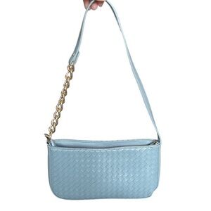 Chic Woven Leather Shoulder Bag in Blue